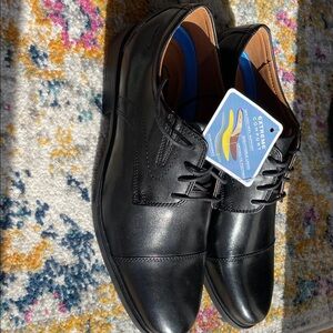 Clarks Men's Classic Black Leather Oxfords Lace Up’s Size 9 Detail Stitching